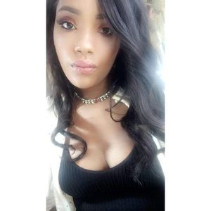 Meet your Posher, Yasmine